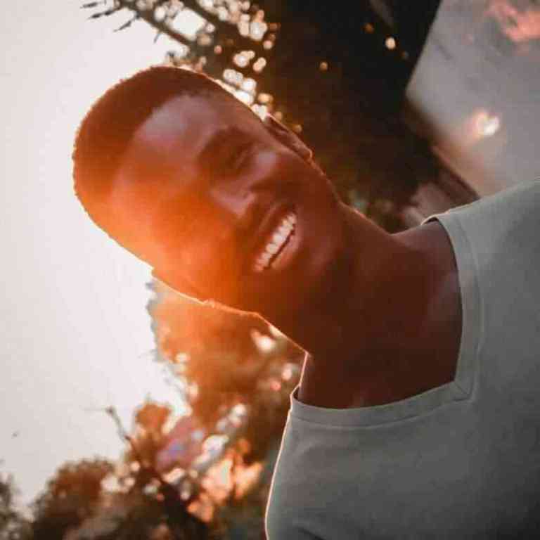 Sinny Man’Que – Trip To SgijaSinny Man’Que (Oxford mix) Mp3 Download