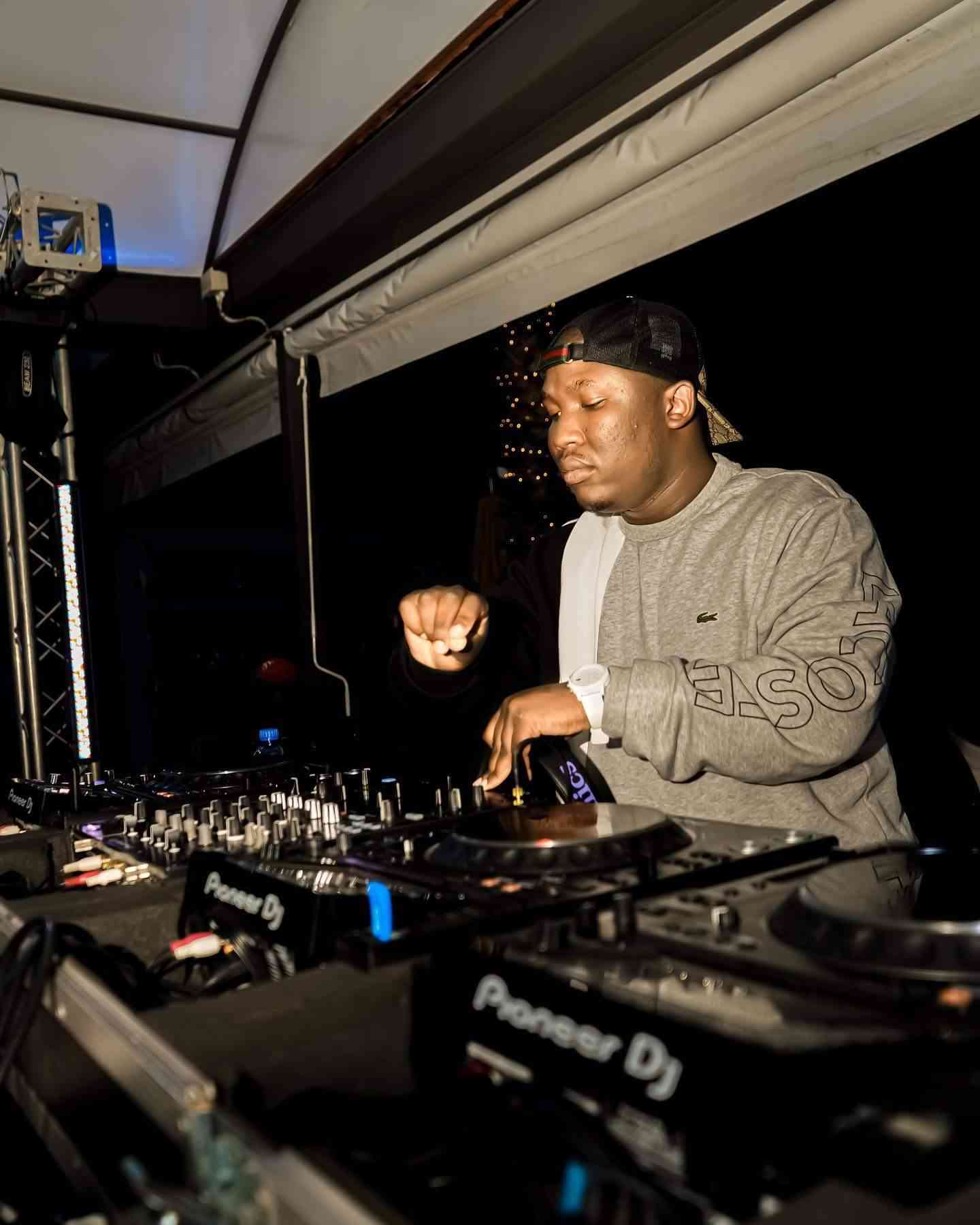 Busta 929 – Gqoz Gqoz ft. Mafidzodzo Mp3 Download