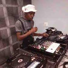 Djy Spetla – Yenza k’phela (ft. Kevlex) Mp3 Download