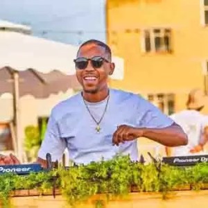 Felo Le Tee – 012 dlozi (ft. Guluva) Mp3 Download