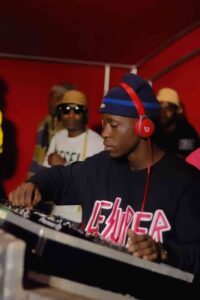 ULAZI & Thabza Tee – Gijima Mp3 Download