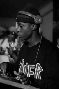 ULAZI & Thabza Tee – Sliding Tech Mp3 Download