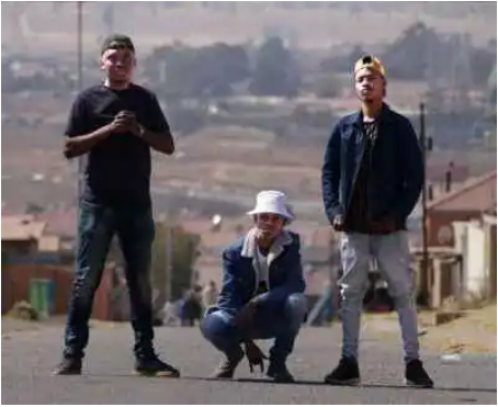 Entity MusiQ & Lil’Mo – Indlela Mp3 Download