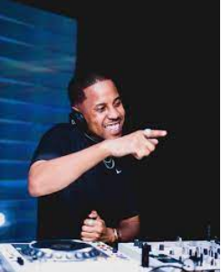 Felo Le Tee & Uncle Waffles – Hayi Mp3 Download