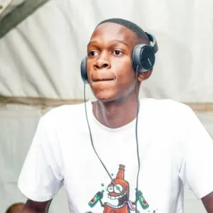 Tsebebe Moroke – Ingoma Yama Whitsle (Barcadi Mix) Mp3 Download