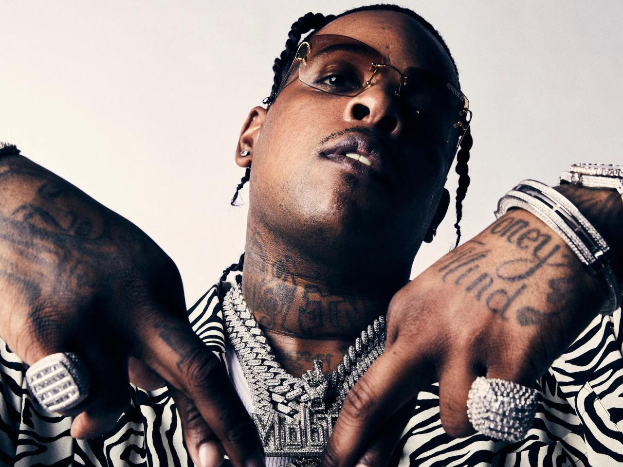 Finesse2tymes Posts Photos With His 3 Girls Mp3 Download