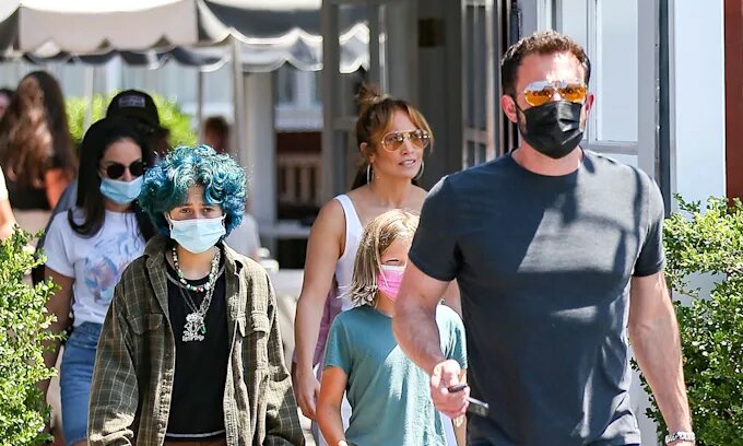 Jennifer Lopez’s Children ‘Love’ And ‘Appreciate’ Stepfather Ben Affleck Mp3 Download