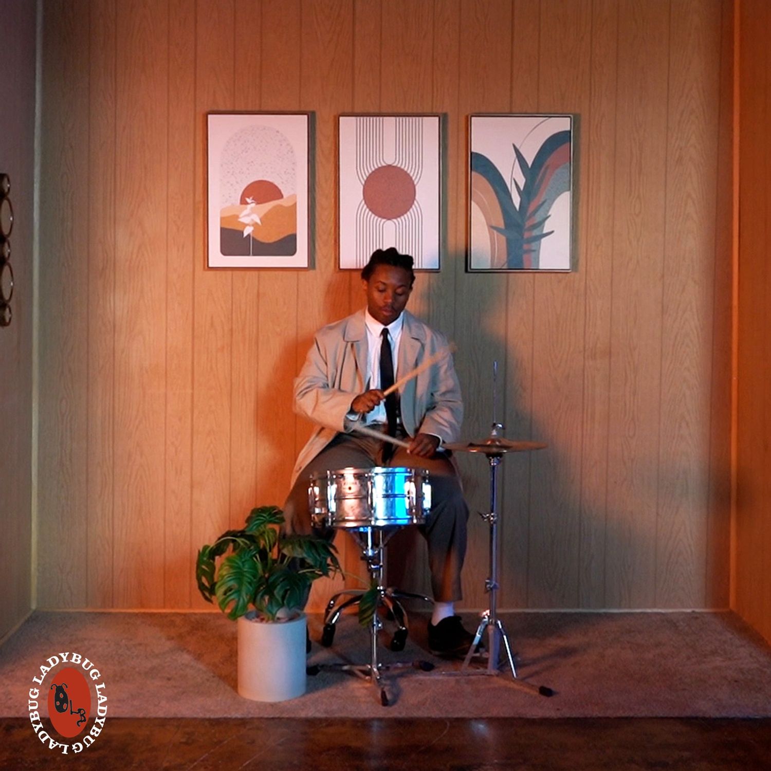 Kevin Holliday – UH-HUH Mp3 Download