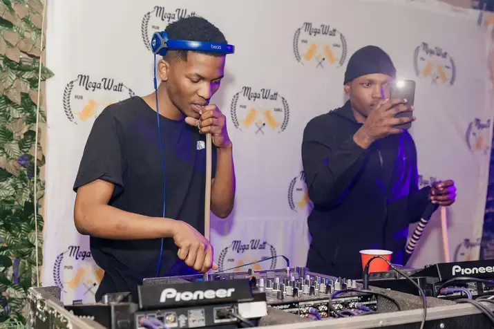 MuziqalTone – Stelle Mp3 Download